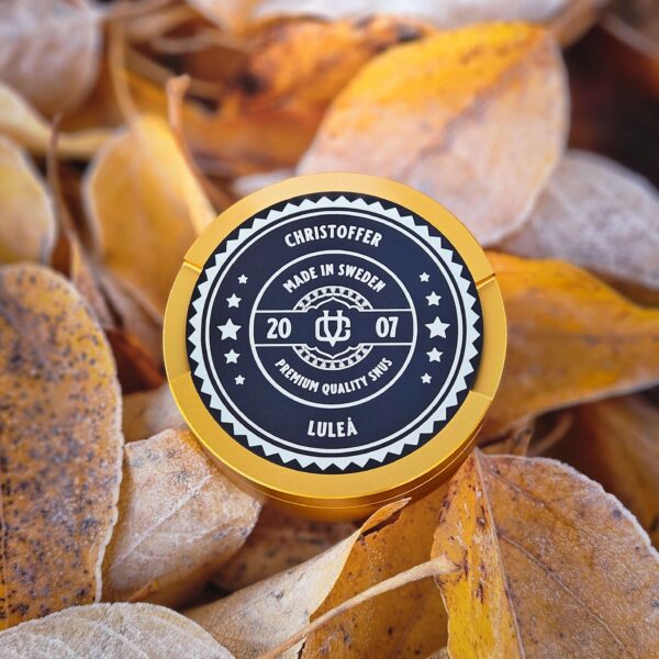 Personlig snusdosa Monogram taggar och stjarnor Svart guld Bild2