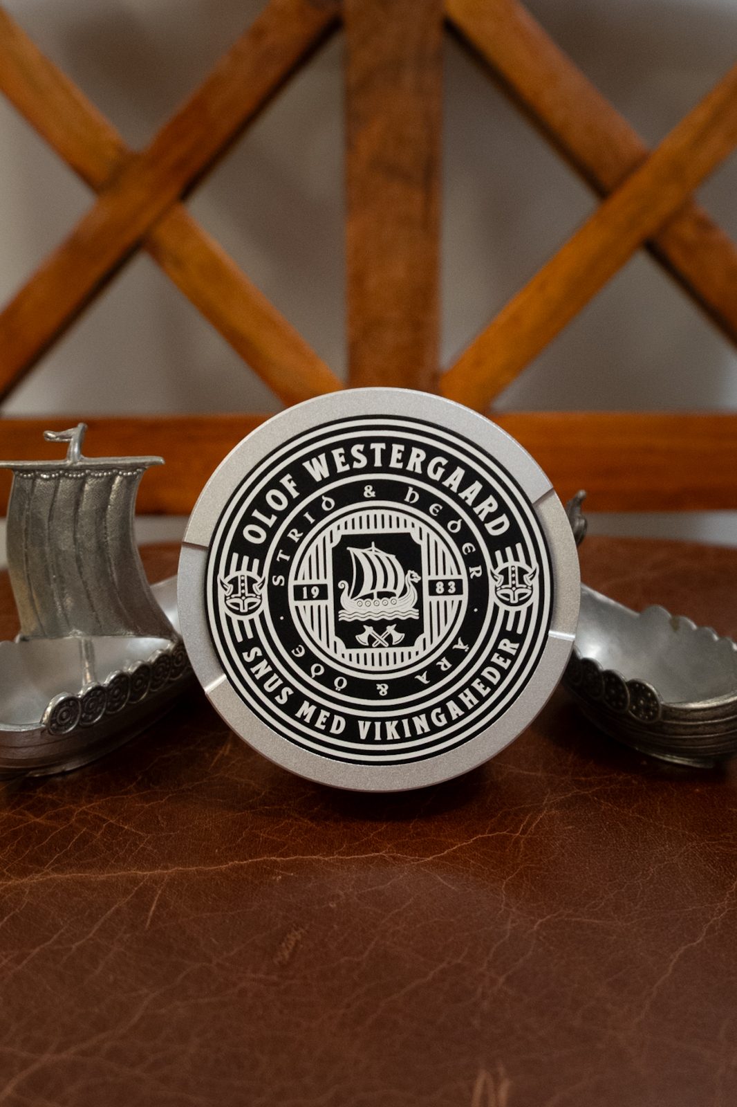 Personlig snusdosa Viking heder Svart silver